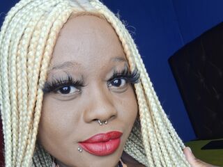 AkeliaHampson Sexy