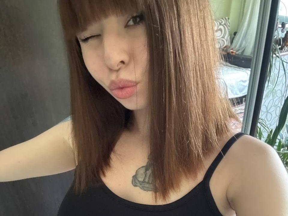 AmelliLess Livejasmin