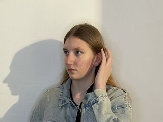 AmiEllert Watching