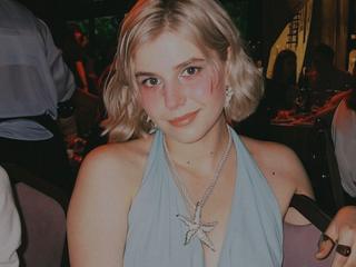 CourtneyGlass Babe