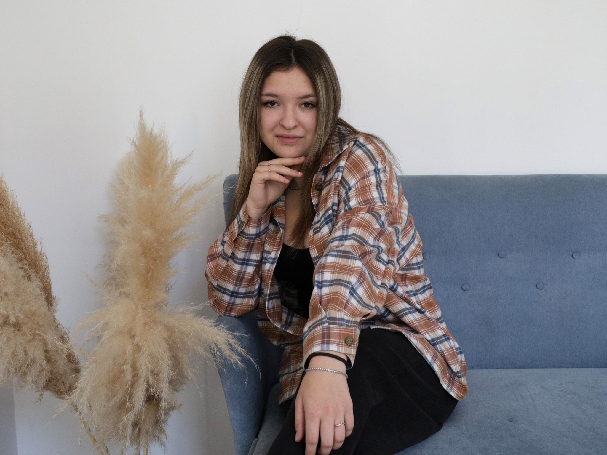 EmiliaDufi Anal