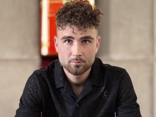 KyloEast Private chat