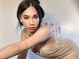 MereseLaurel Chatting