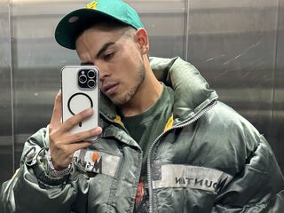 MikeeScooth Erotic