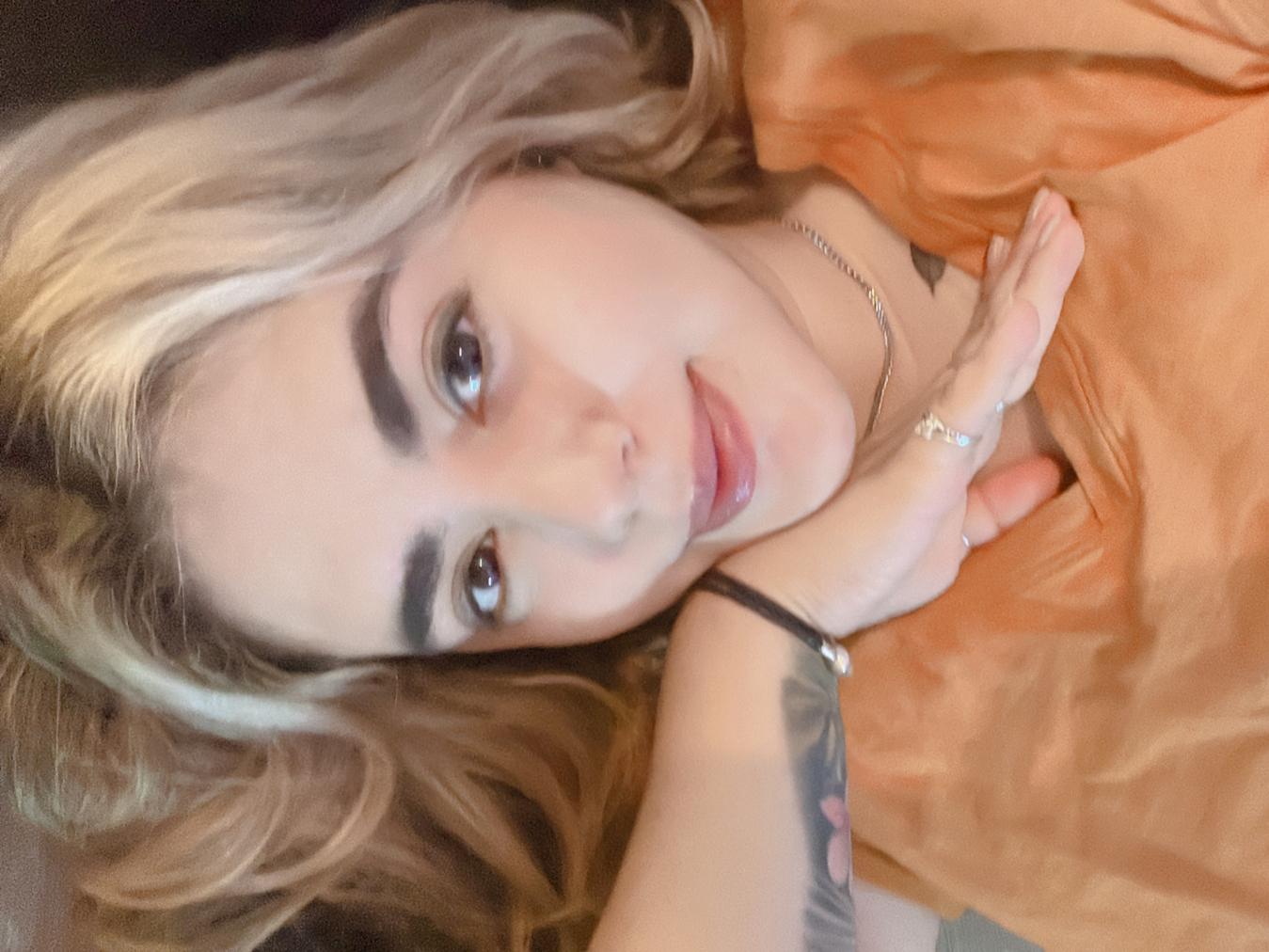PamelaFI0RI Online