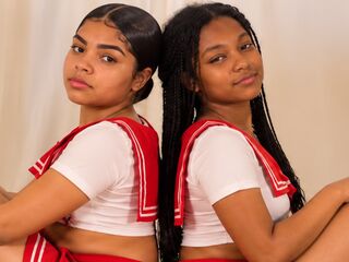 RobertaAndLupe Webcams
