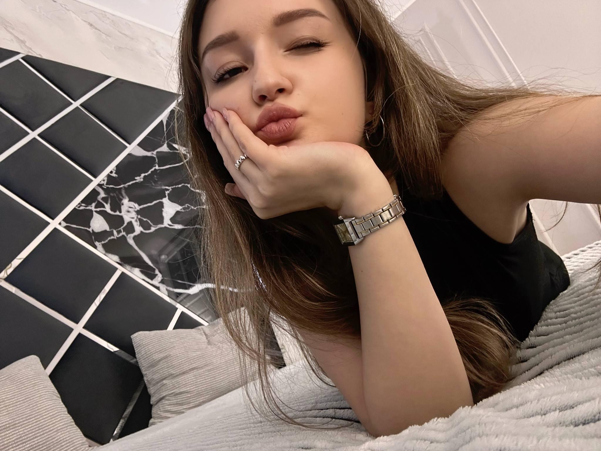 SabrinaLoveee XXX