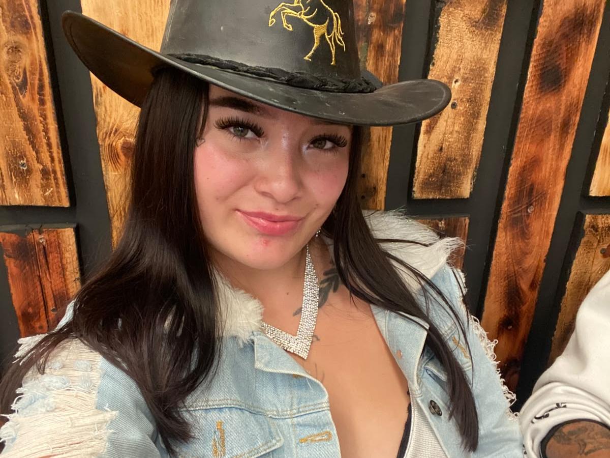 Sara_foxVIP Chat