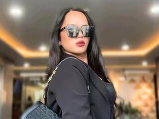 SophiaCourthaway Flirt