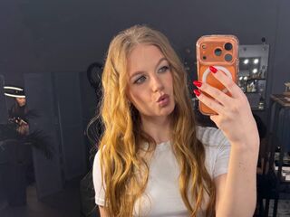 TainaSaffo Dating